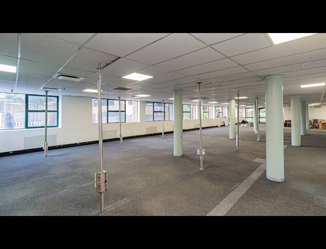 665M² OFFICE TO LET IN FERNDALE